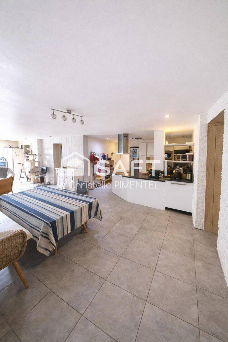 Appartement 5 pièces 149 m² · à Pau · 149 m² · 190 000 €