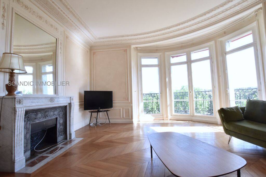 Appartement 5 pièces 150 m² · à Paris 7ème Arrondissement · 150 m² · 6 200 €/mois
