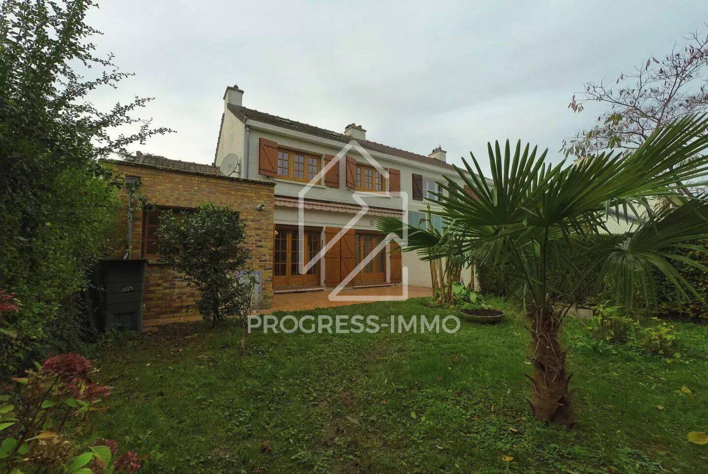 Maison 6 pièces 107 m² · à Combs-la-Ville · 107 m² · 289 000 €