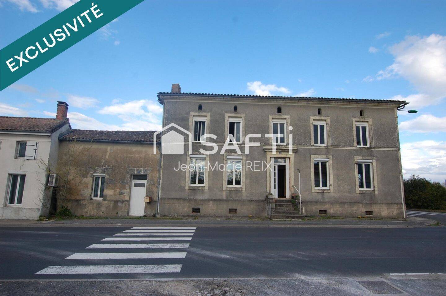 Maison 6 pièces 220 m² · à Montlieu-la-Garde · 220 m² · 99 000 €