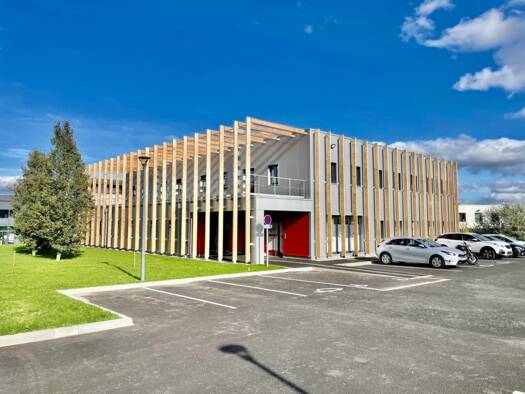 Espace bureau à louer 3 195 € 213 m² de bureaux divisible de 164 m² à 164 m² Venette 60280