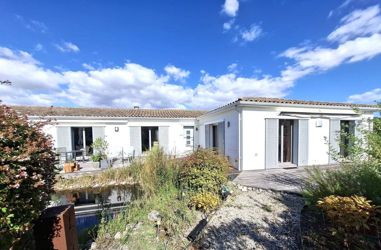 Maison 4 pièces 162 m² · à Semussac · 162 m² · 497 120 €