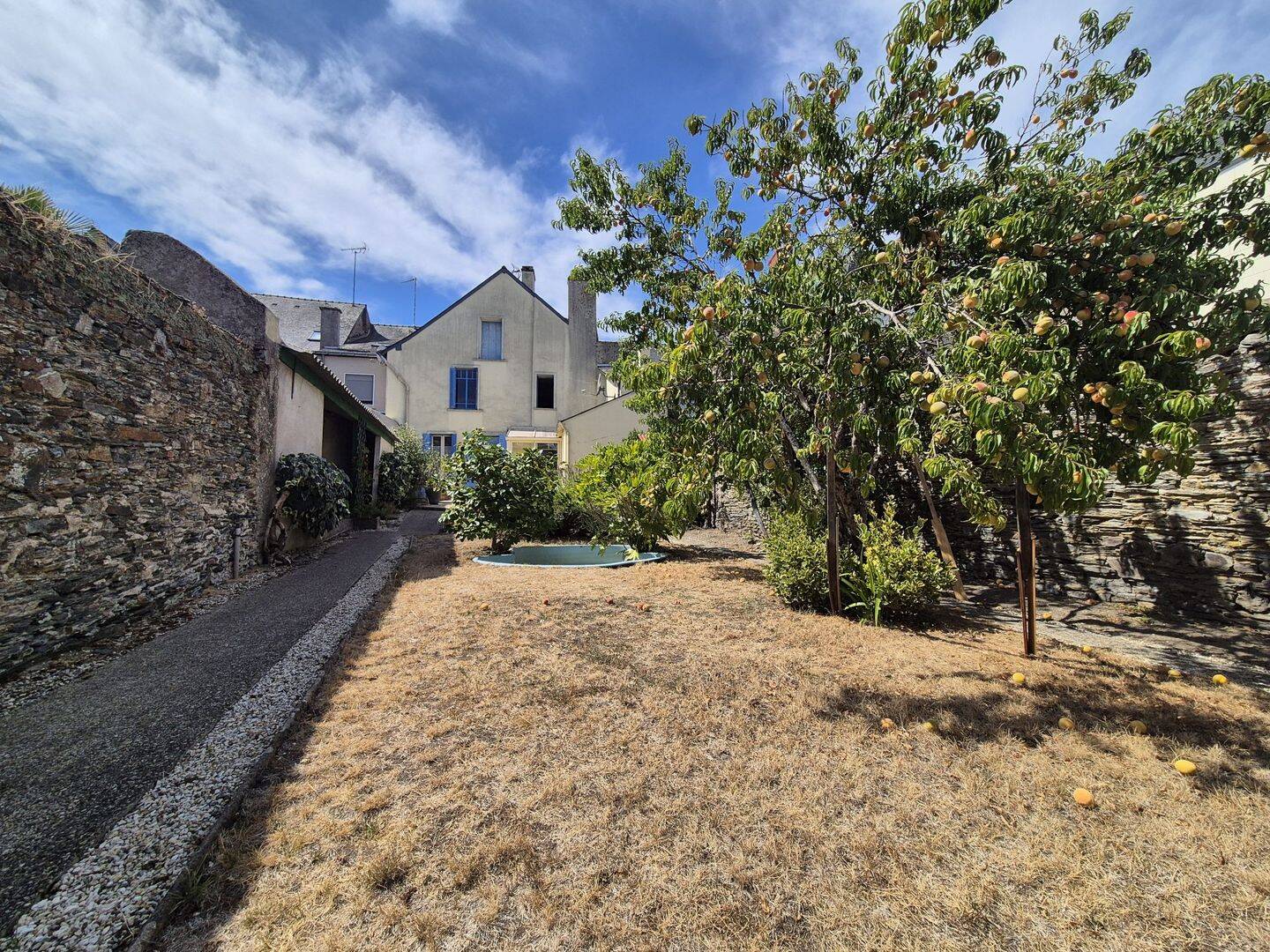 Maison 9 pièces 167 m² · à Candé · 166,6 m² · 143 500 €