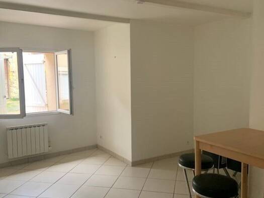 Appartement à louer 710 € 4 pièces 3 chambres 67 m² Paillet 33550