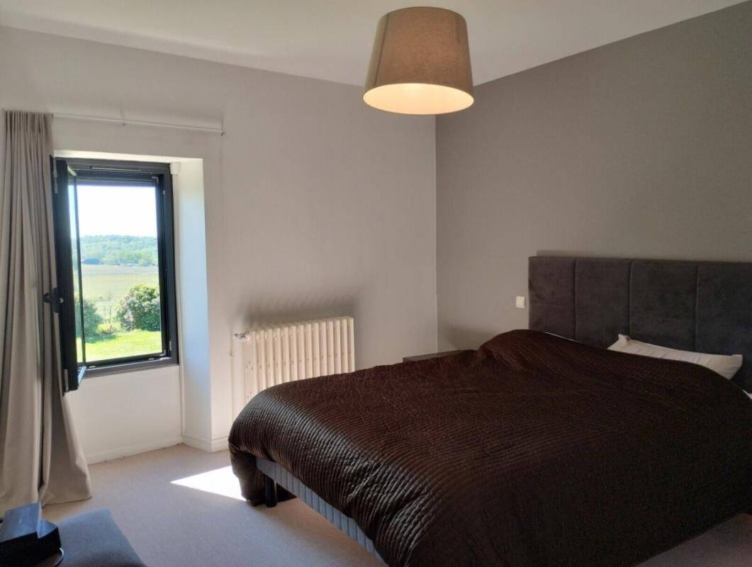 Maison 8 pièces 192 m² · à Escoussans · 192 m² · 648 720 €