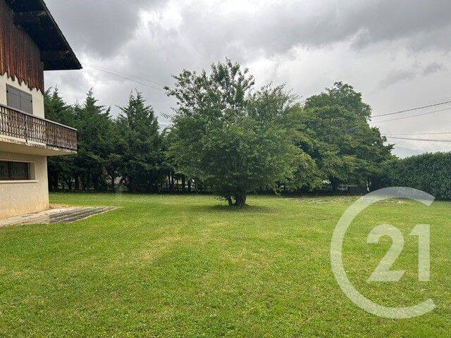Maison 8 pièces 163 m² · à Collonges · 163 m² · 2 100 €/mois