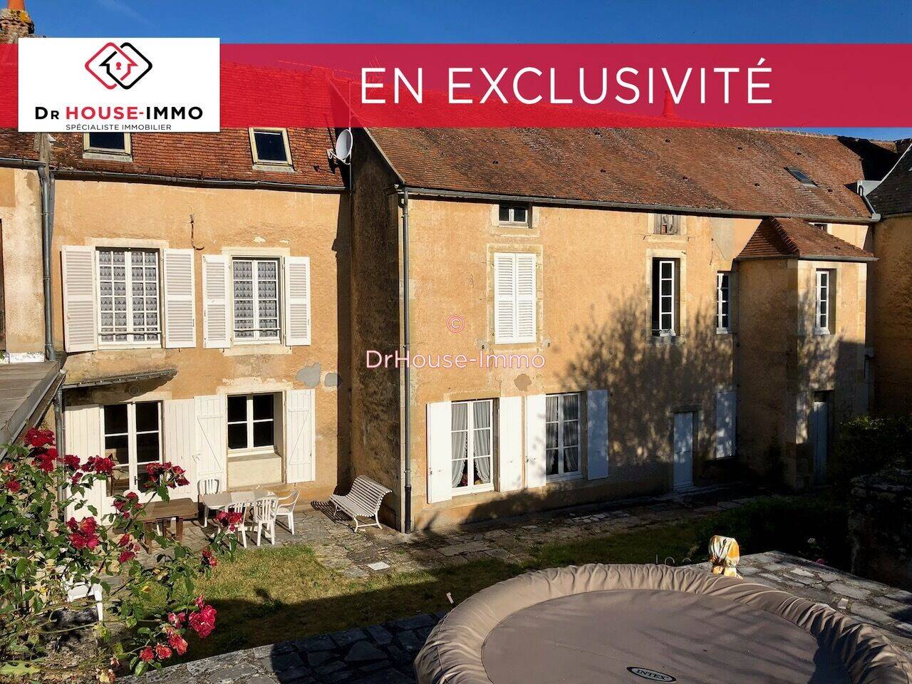 Maison 9 pièces 252 m² · à L'Isle-sur-Serein · 252 m² · 190 000 €