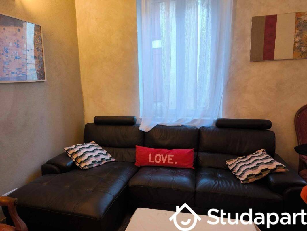 1 pièce 12 m² · à L'Isle-sur-la-Sorgue · 12 m² · 500 €