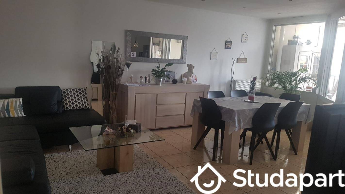 1 pièce 12 m² · à Vaulx-en-Velin · 12 m² · 525 €/mois