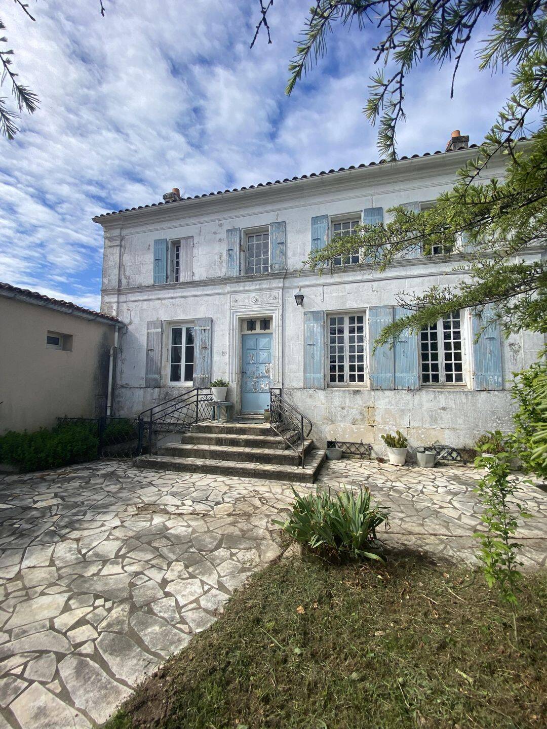 Maison 7 pièces 135 m² · à Romegoux · 135 m² · 168 000 €