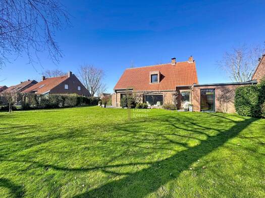 Maison à vendre 565 000 € 5 pièces 4 chambres 145 m² 822 m² de terrain Bousbecque 59166