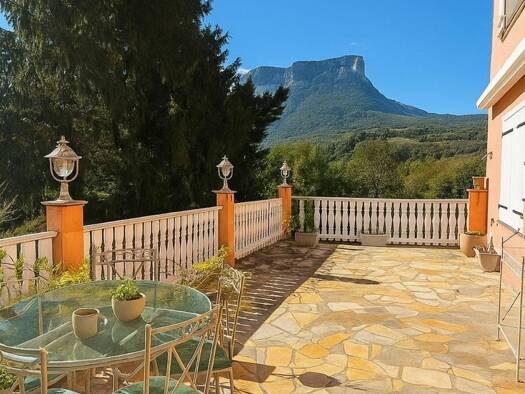 Appartement à vendre 229 000 € 3 pièces 2 chambres 73 m² Étage 1/3 Saint-Pierre-de-Soucy 73800