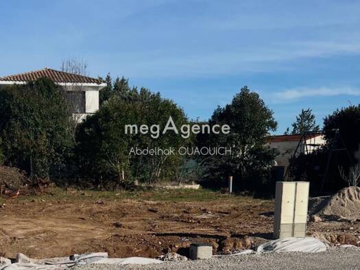 Terrain constructible viabilisé à vendre 135 000 € 311 m² de terrain Aimargues 30470