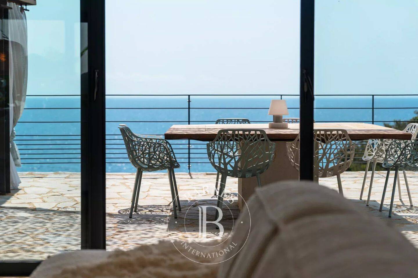 Maison 10 pièces 427 m² · à Brando · 426,6 m² · 3 420 000 €
