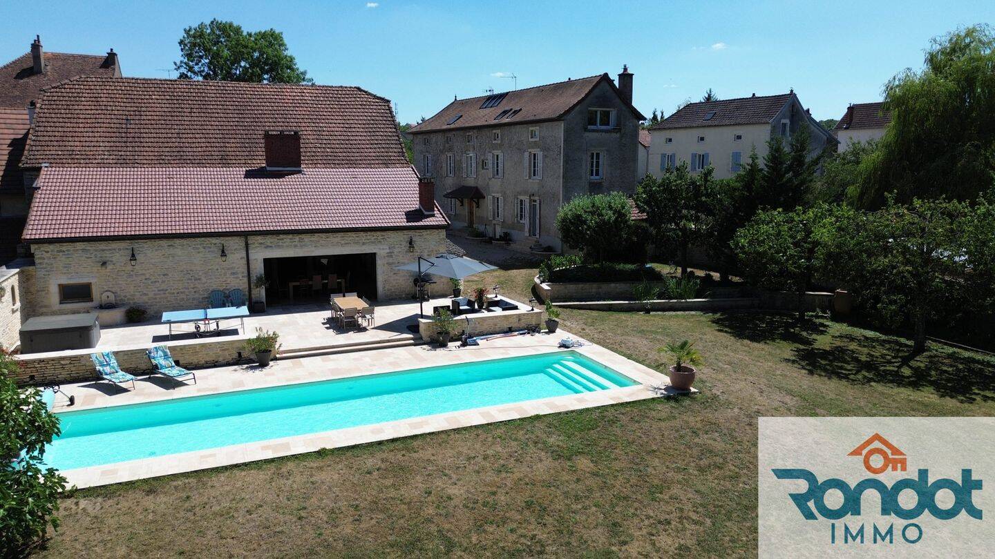 Maison 8 pièces 240 m² · à Is-sur-Tille · 240 m² · 650 000 €