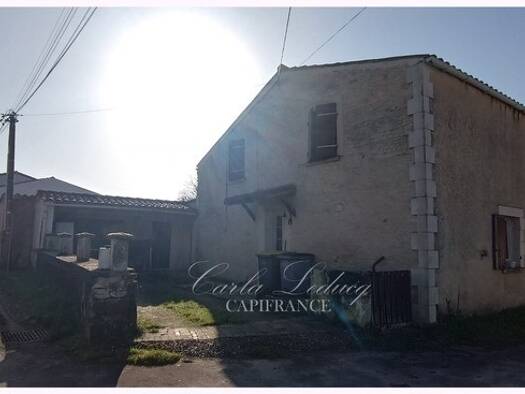 Maison à vendre 228 960 € 6 pièces 4 chambres 150 m² 789 m² de terrain Marsais 17700