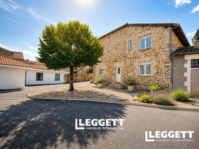 Maison 7 pièces 139 m² · à Chabanais · 139 m² · 189 000 €