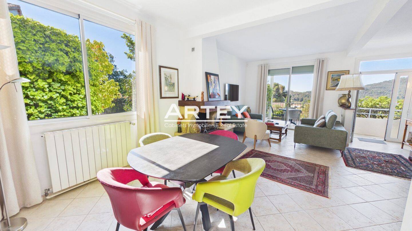 Maison 5 pièces 125 m² · à Carqueiranne · 125 m² · 790 000 €