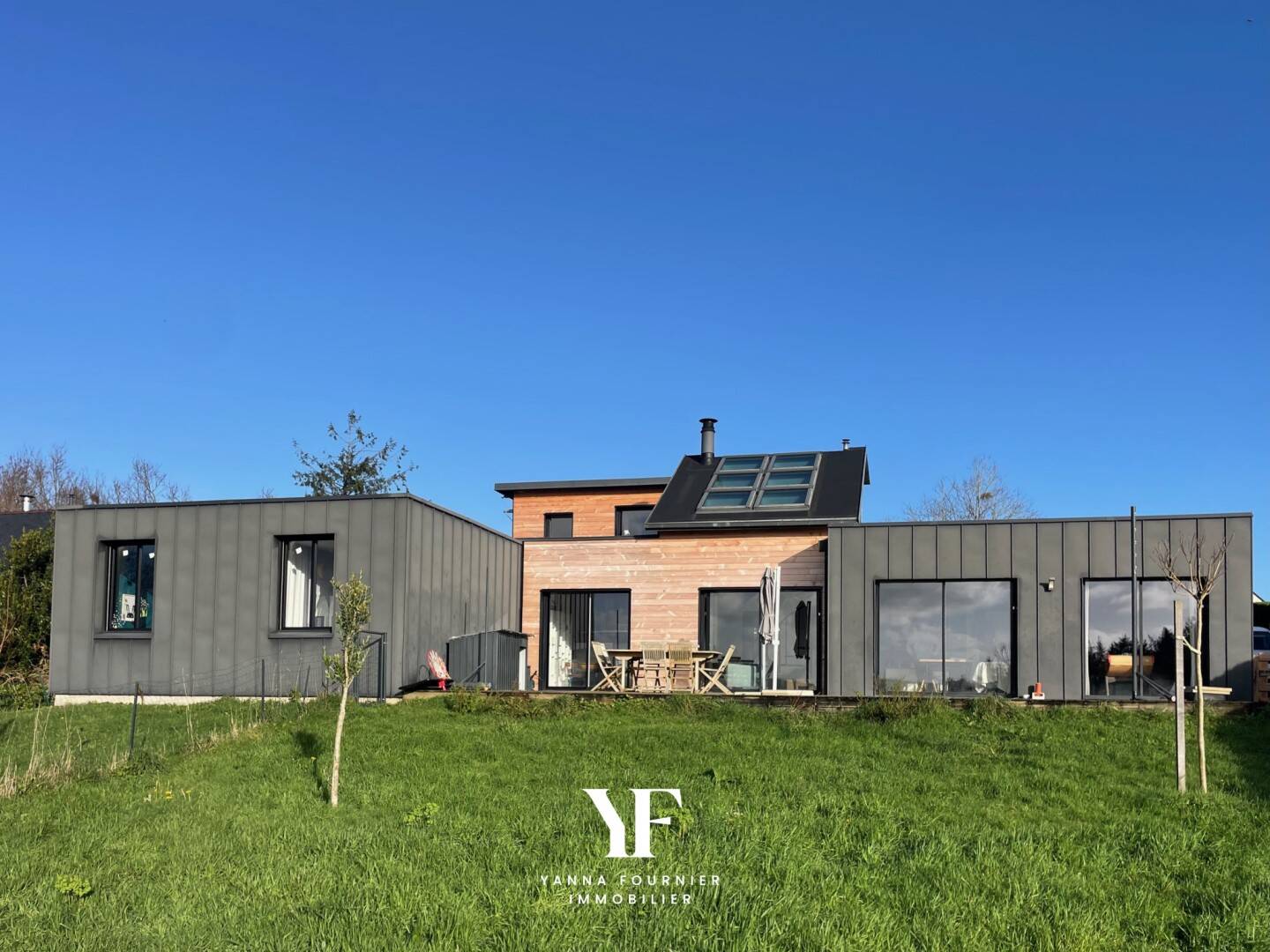 Maison 11 pièces 220 m² · à Rosnoën · 220 m² · 623 560 €