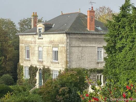 Maison à vendre 603 400 € 9 pièces 7 chambres 412 m² 3 610 m² de terrain Martigné-Briand 49540