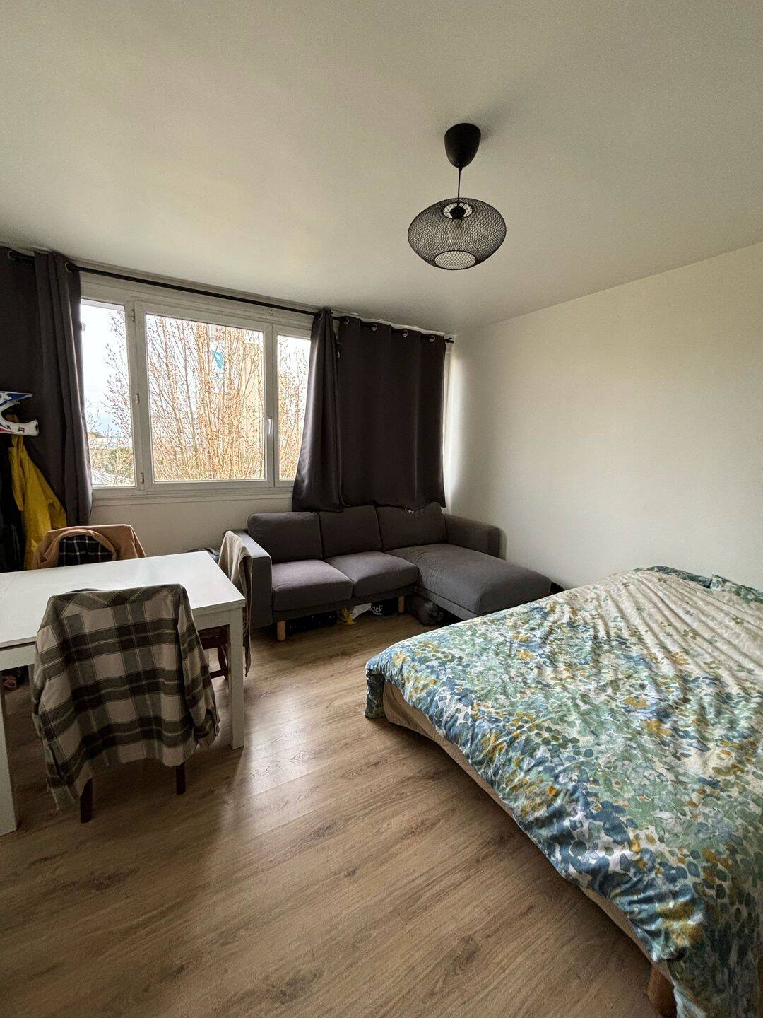 Appartement 4 pièces 18 m² · à Châtillon · 18 m² · 650 €