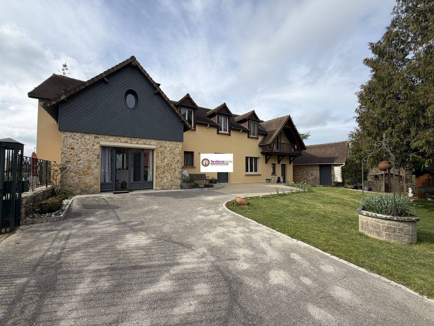 Maison 8 pièces 280 m² · à Villeneuve-en-Perseigne · 280 m² · 278 250 €