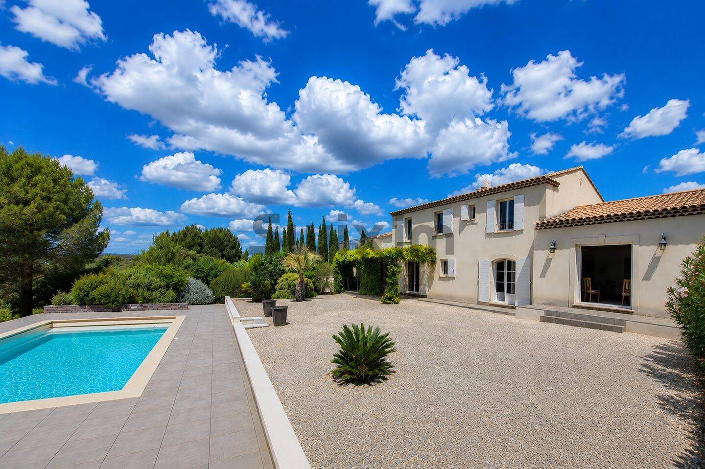 Maison 7 pièces 196 m² · à Saint-Siffret · 196 m² · 995 000 €