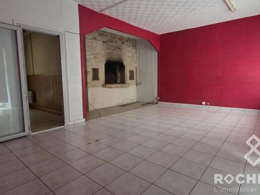Maison à vendre 103 000 € 9 pièces 3 chambres 227 m² 421 m² de terrain Aulnay 17470