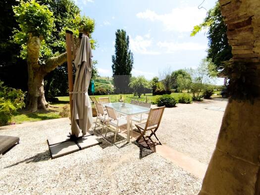 Demeure à vendre 955 000 € 14 pièces 9 chambres 395 m² 9 532 m² de terrain Saint-Michel-sur-Savasse 26750