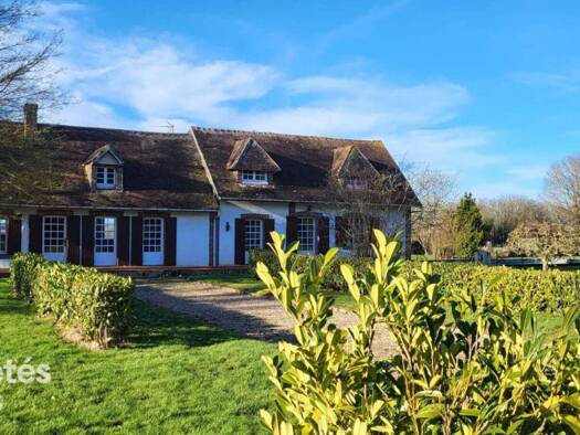 Maison à vendre 244 449 € 7 pièces 4 chambres 157 m² 7 000 m² de terrain Boissy-lès-Perche 28340