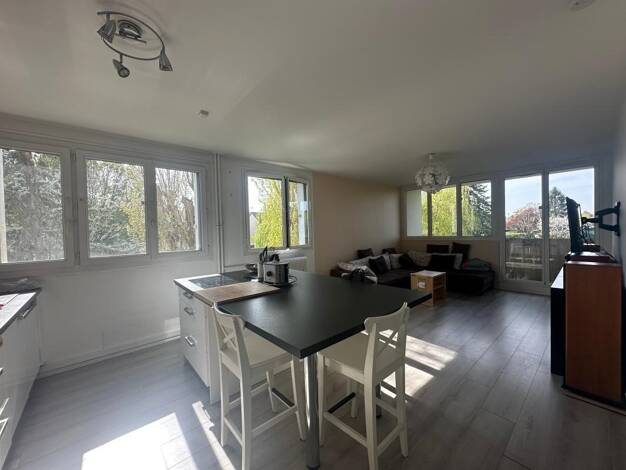 Appartement à vendre 299 450 € 5 pièces 4 chambres 97,7 m² Étage 1/4 Hôtel de Ville-Bel Air Franconville 95130