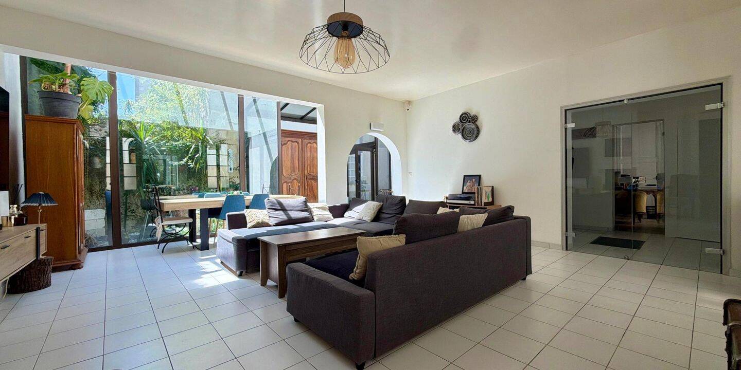 Maison 6 pièces 217 m² · à Tours · 217 m² · 775 000 €