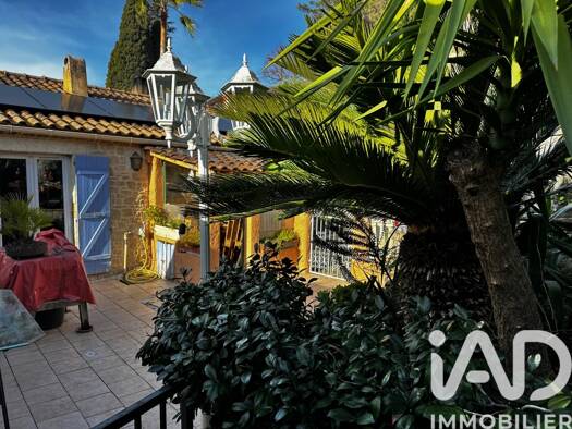 Maison de plain-pied à vendre 421 000 € 4 pièces 2 chambres 93 m² 677 m² de terrain Nord Pégomas 06580