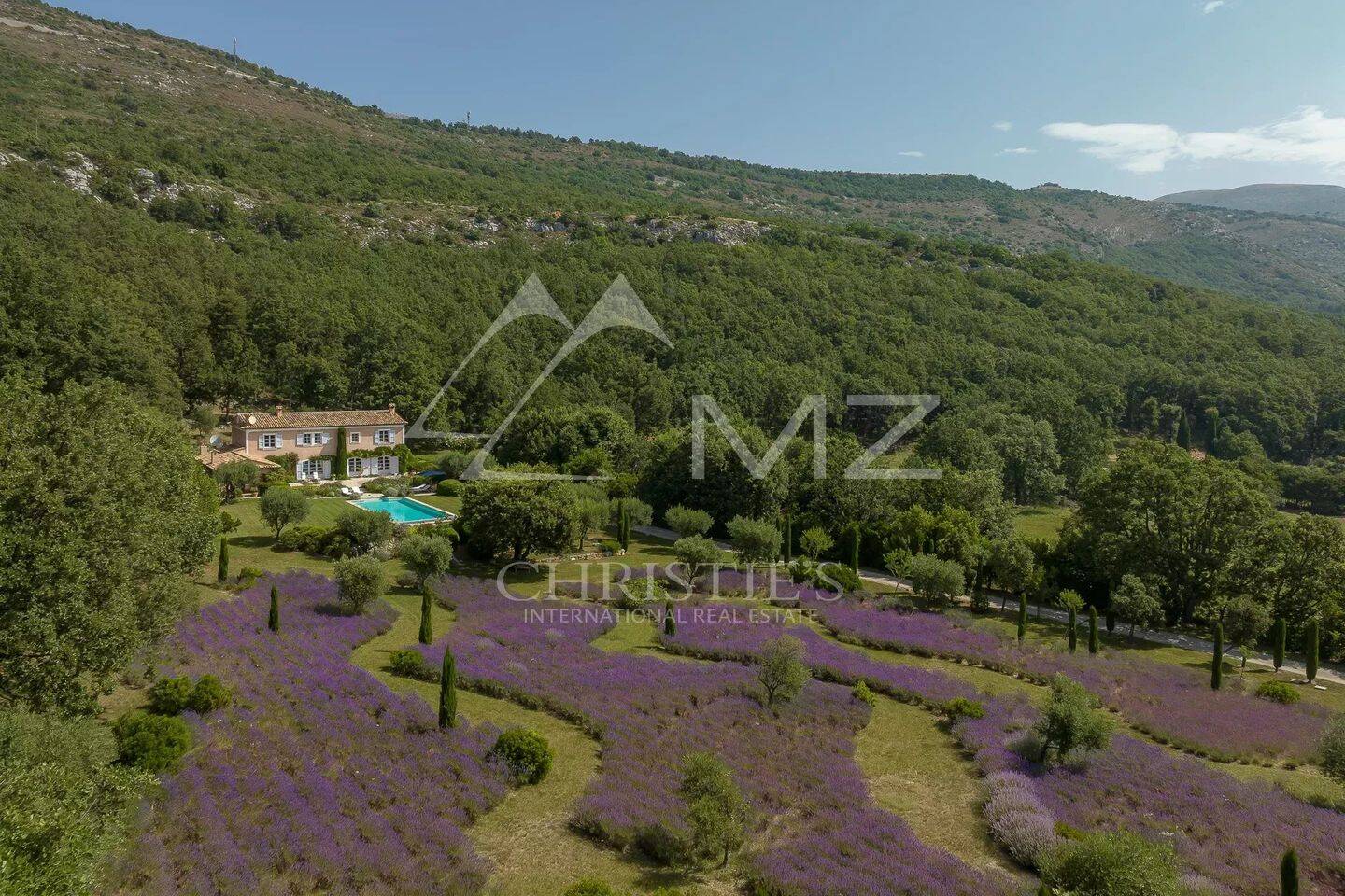 Maison 9 pièces 293 m² · à Saint-Vallier-de-Thiey · 292,5 m² · 2 400 000 €