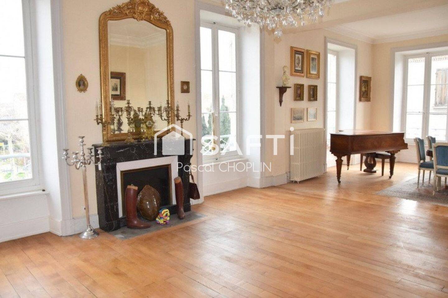 Appartement 6 pièces 160 m² · à Annonay · 160 m² · 185 000 €