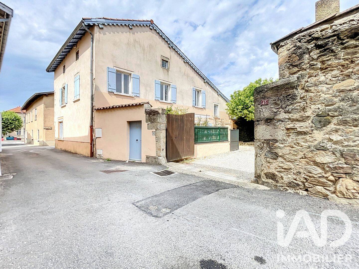 Maison 9 pièces 235 m² · à Taluyers · 235 m² · 598 000 €