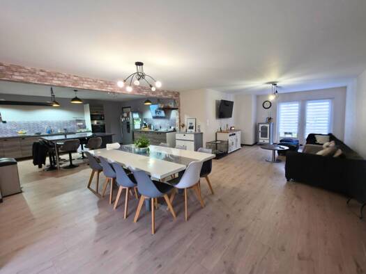 Maison à vendre 292 000 € 8 pièces 3 chambres 290 m² 990 m² de terrain Pommereuil 59360