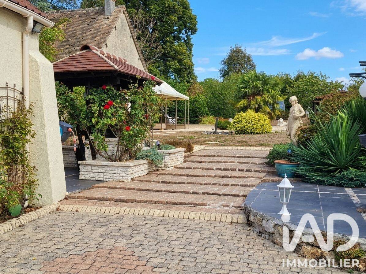 Maison 6 pièces 162 m² · à Hécourt · 162 m² · 395 000 €
