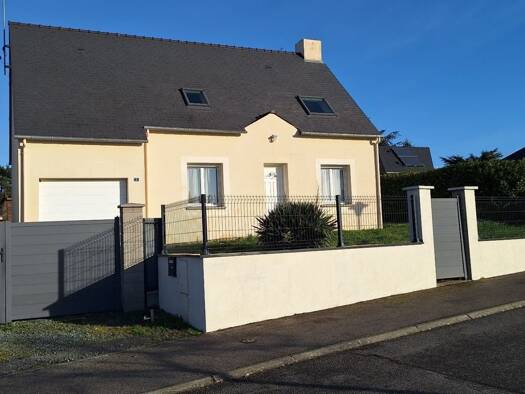 Maison à vendre 226 000 € 7 pièces 5 chambres 108 m² 803 m² de terrain Bourg Guémené-Penfao 44290