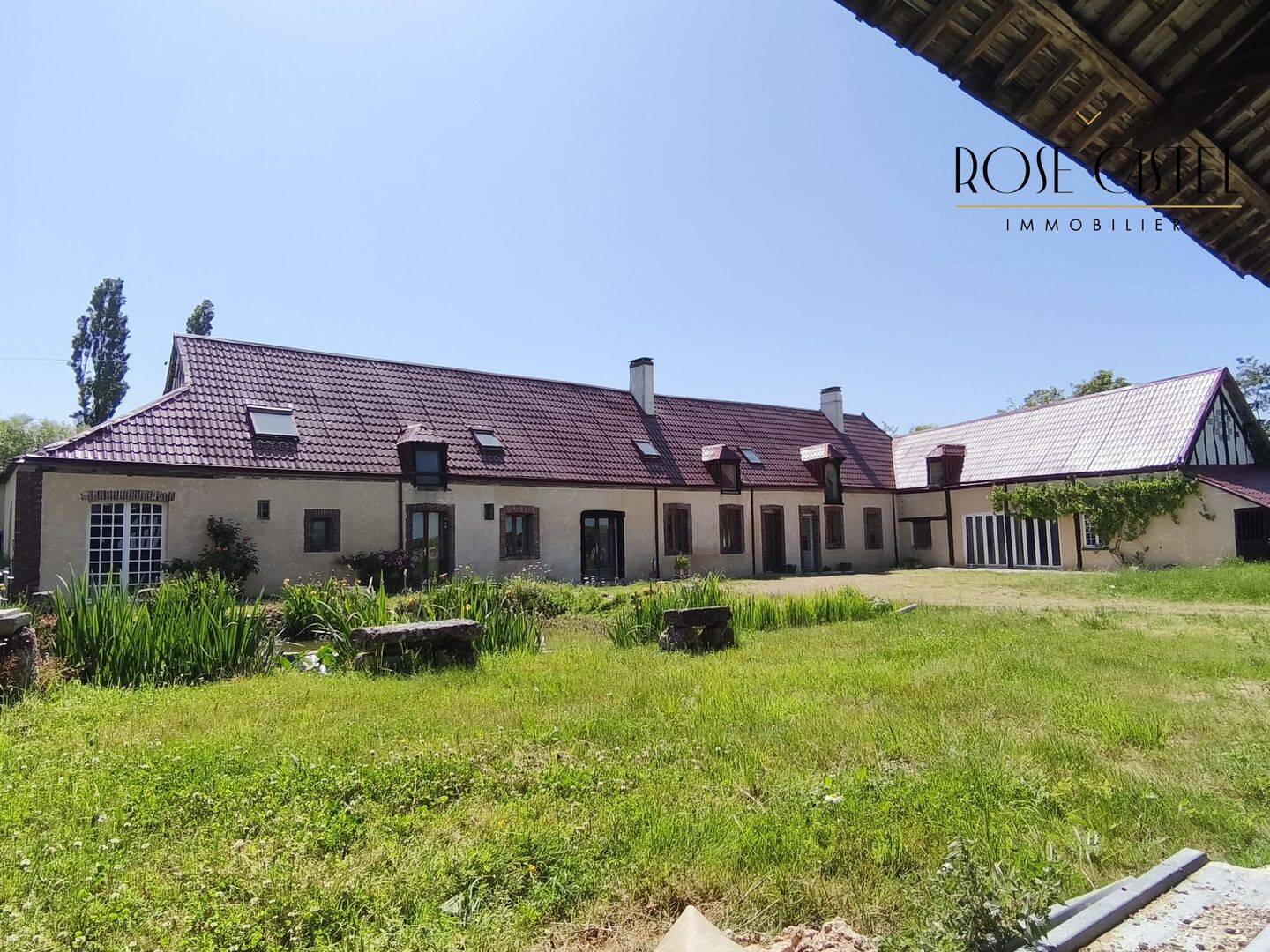 Maison 11 pièces 396 m² · à Logron · 396 m² · 311 900 €