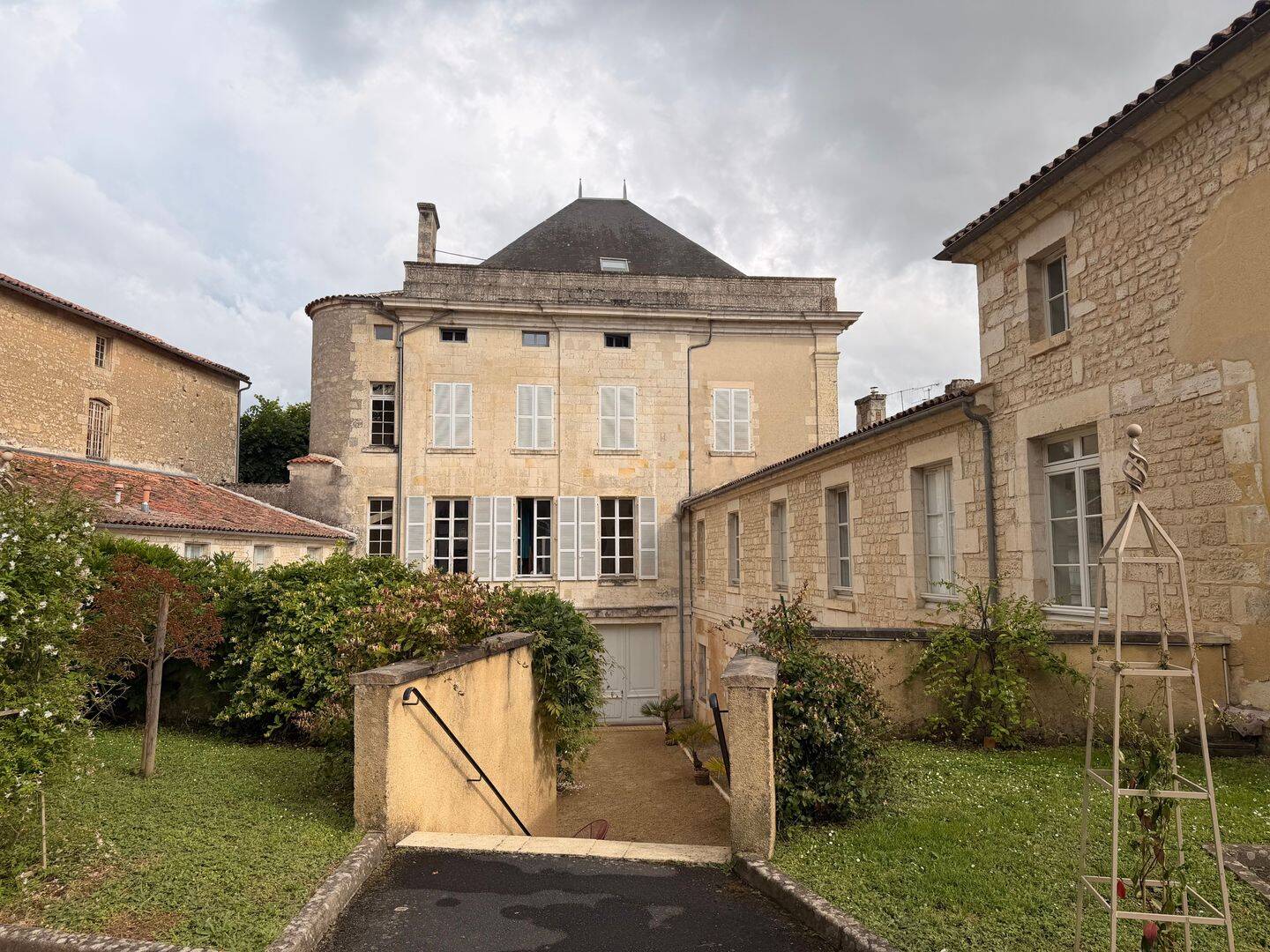 Appartement 3 pièces 73 m² · à Fontenay-le-Comte · 73 m² · 830 €/mois