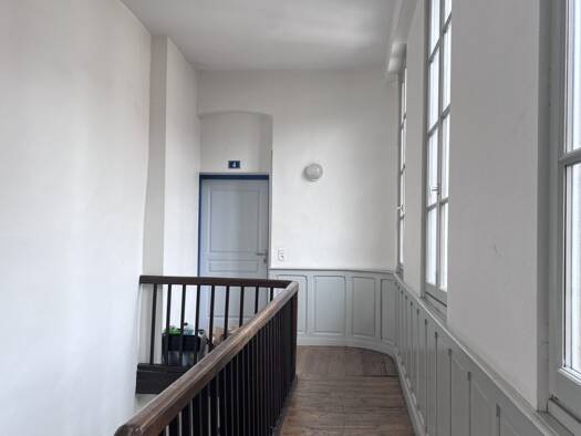 Appartement à louer 840 € 4 pièces 3 chambres 90 m² Étage 1/2 Dax 40100