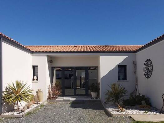 Maison à vendre 499 900 € 4 pièces 3 chambres 150 m² 741 m² de terrain Port-des-Barques 17730