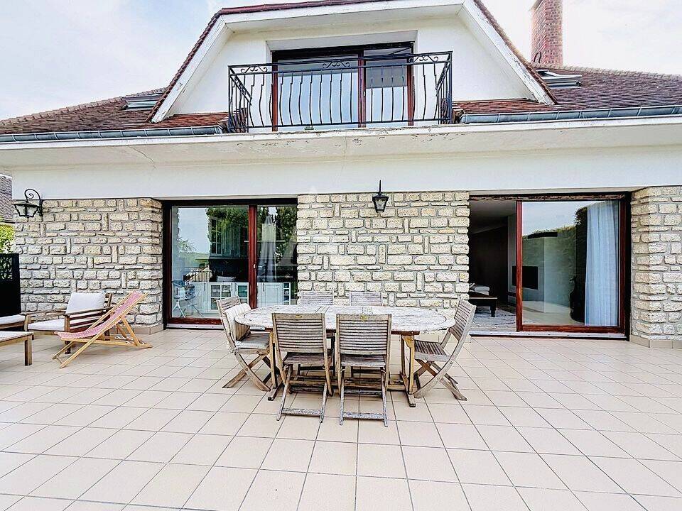 Maison 7 pièces 181 m² · à Nanteuil-lès-Meaux · 181 m² · 459 800 €