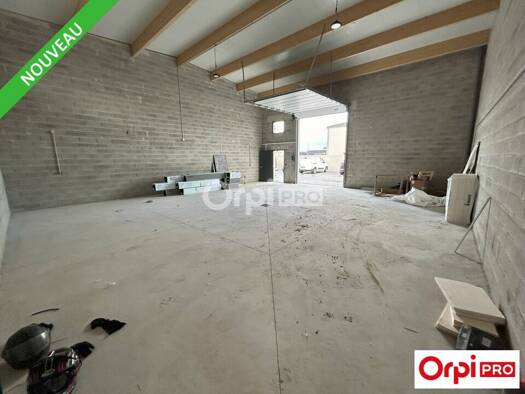 Local d'activités à louer 1 812 € 260 m² d'espace de stockage divisible Romans-sur-Isère 26100