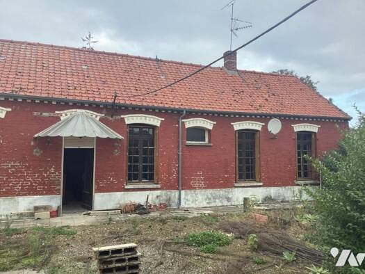 Maison de plain-pied à vendre 74 560 € 3 pièces 1 chambre 85 m² 800 m² de terrain Estrées 02420