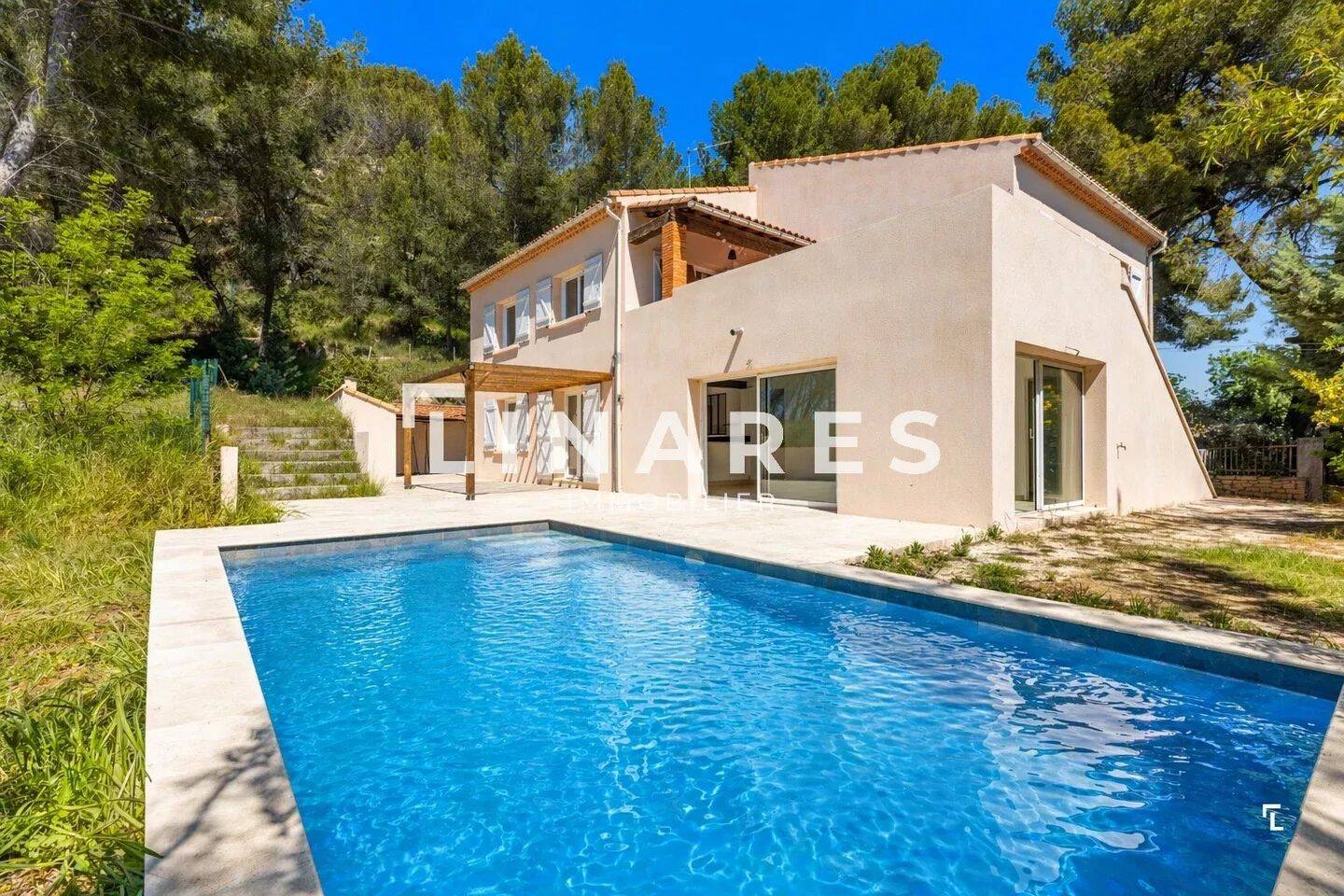 Maison 7 pièces 175 m² · à Saint-Chamas · 175 m² · 599 000 €