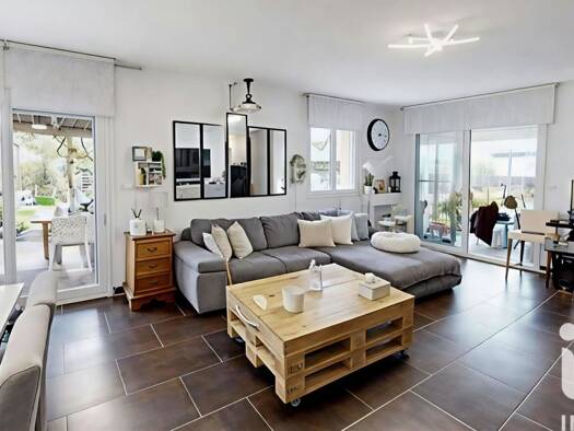 Maison à vendre 333 000 € 6 pièces 5 chambres 137 m² 546 m² de terrain Rural Guilers 29820