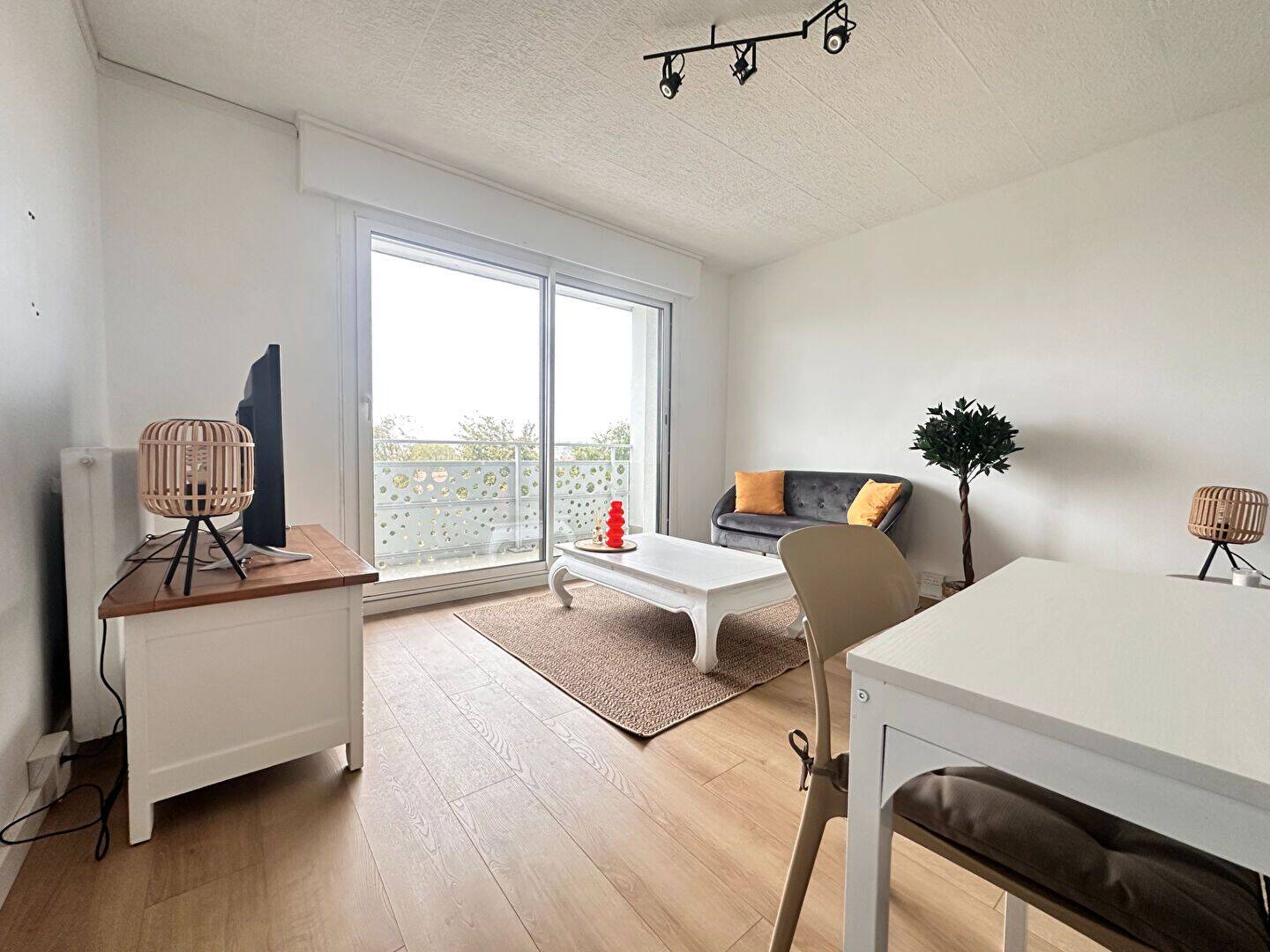 Appartement 1 pièce 28 m² · à Combs-la-Ville · 28,4 m² · 750 €/mois