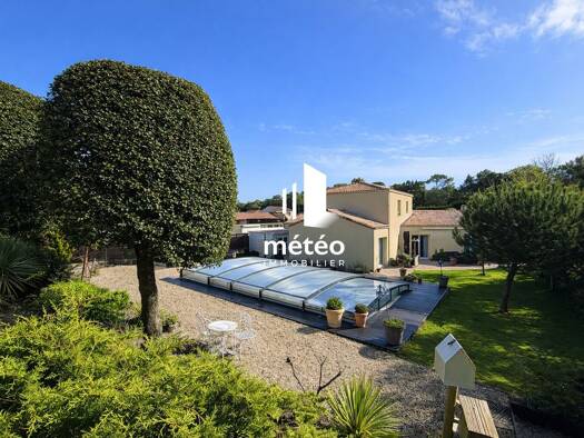 Maison à vendre 731 000 € 4 pièces 3 chambres 158 m² 1 028 m² de terrain La Tranche-sur-Mer 85360